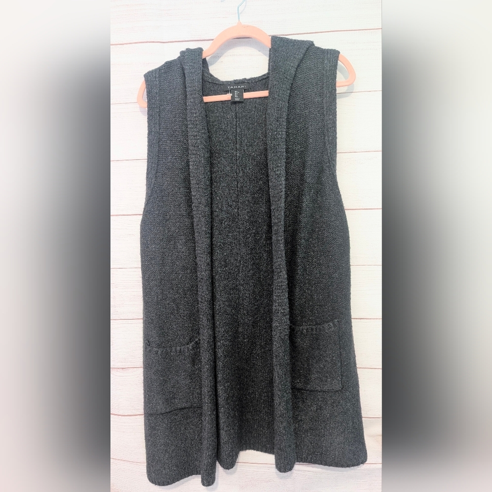 EUC TAHARI Soft Gray Knit Open Front Hooded Cardigan With Pockets Size Large